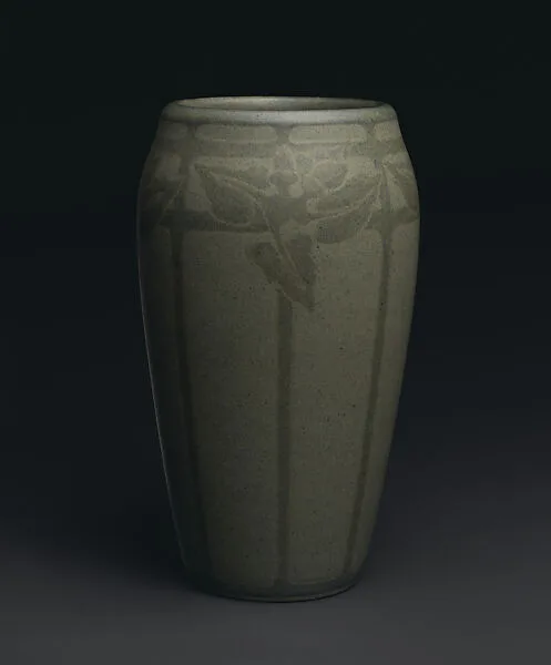 Vase — Arthur Irwin Hennessey|Marblehead Pottery|Sarah Tutt