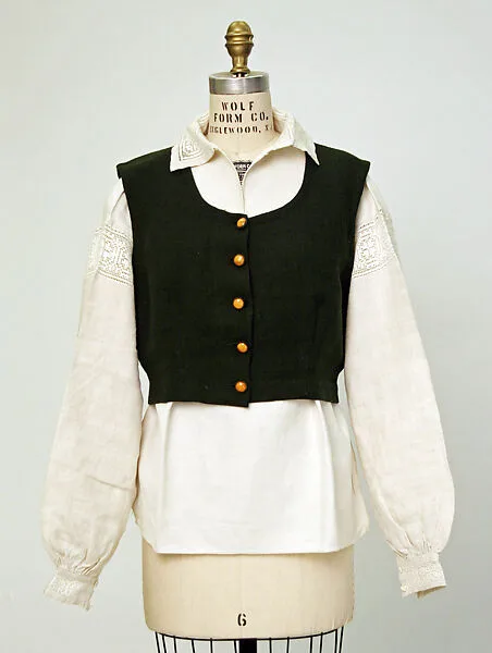 Ensemble — Mrs. Made Krastins