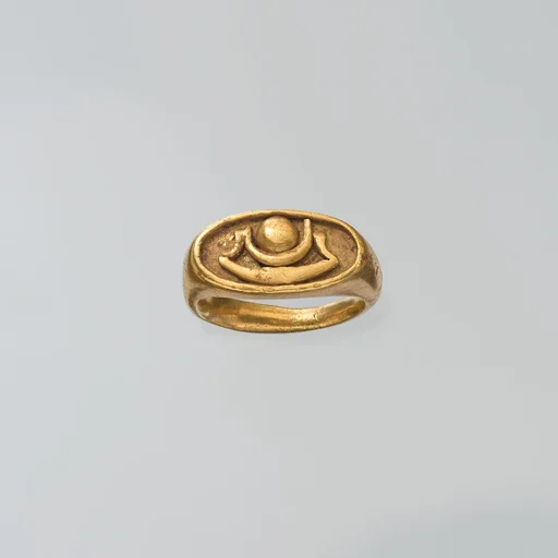 Gold finger ring