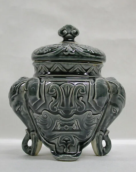Jar with cover — Hautin, Boulenger et Cie