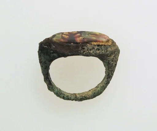 Ring with millefiori