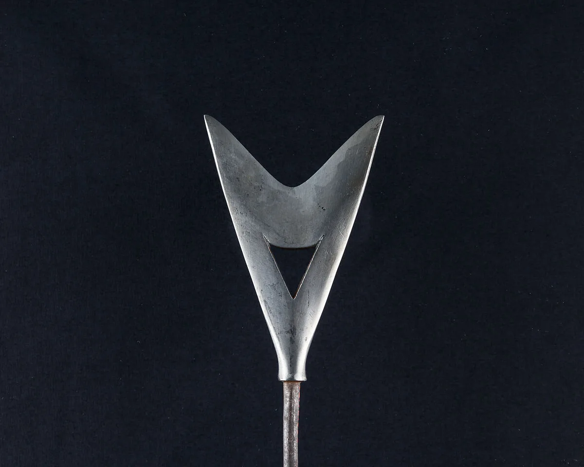 Arrowhead (<i>Yanone</i>) — Unknown