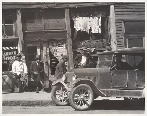 [Street Scene, Vicksburg, Mississippi]