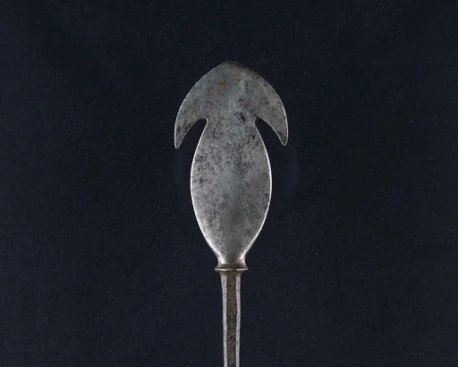 Arrowhead (<i>Yanone</i>)