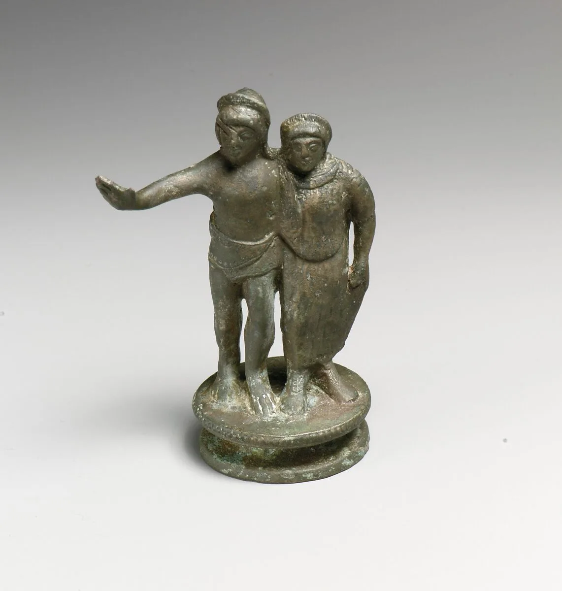 Statuette of a man and woman — Unknown