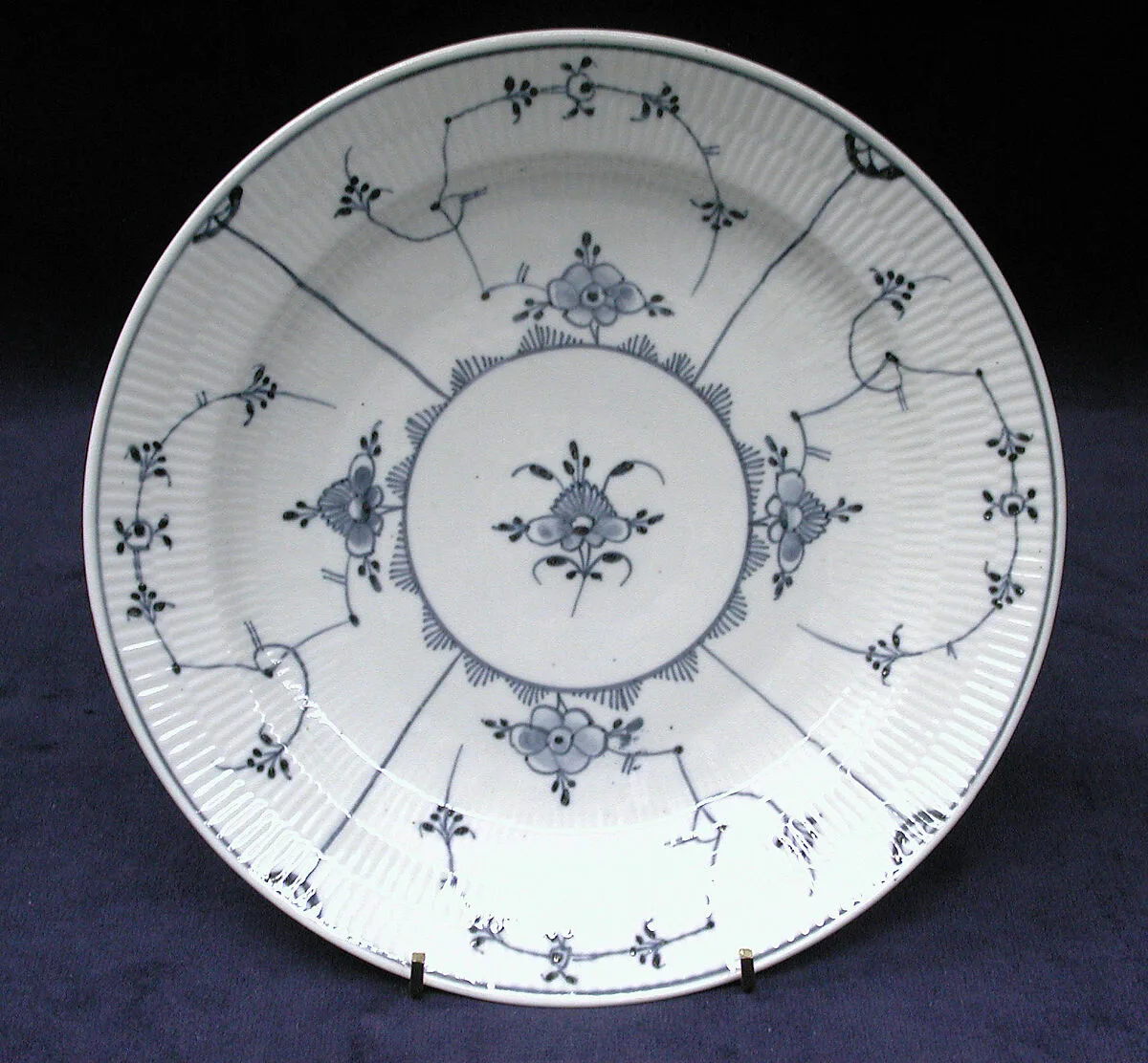 Plate — Wallendorf Porcelain Manufactory