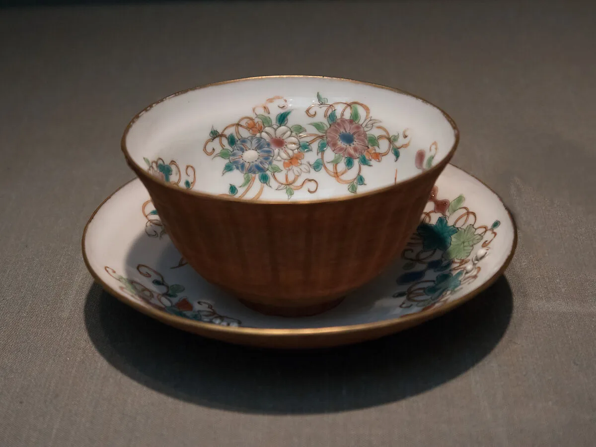 蔵春亭三保造 四季花文竹細工蓋付碗|Cup and Cover with Floral Design and Basketry Exterior — Zōshuntei Sanpo
