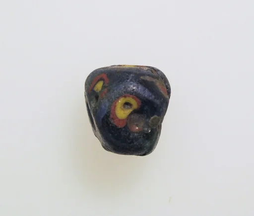 Glass bead