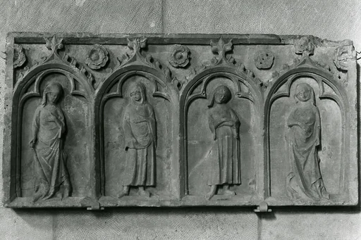 Four Figures Under an Arcade