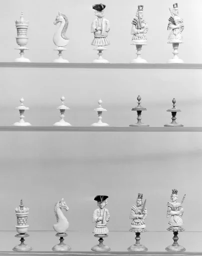 Chessmen (32)