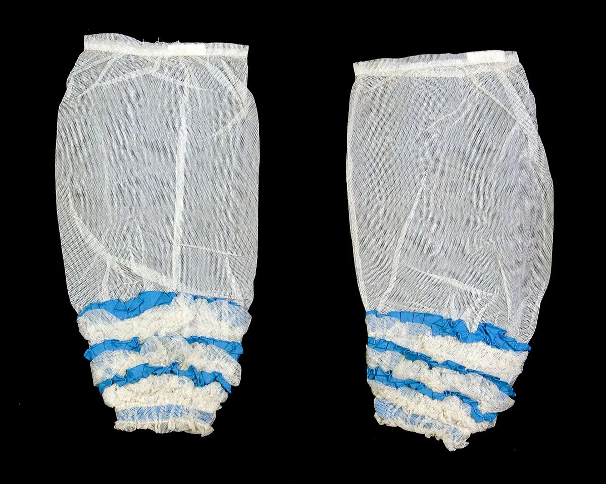 Undersleeves — Unknown
