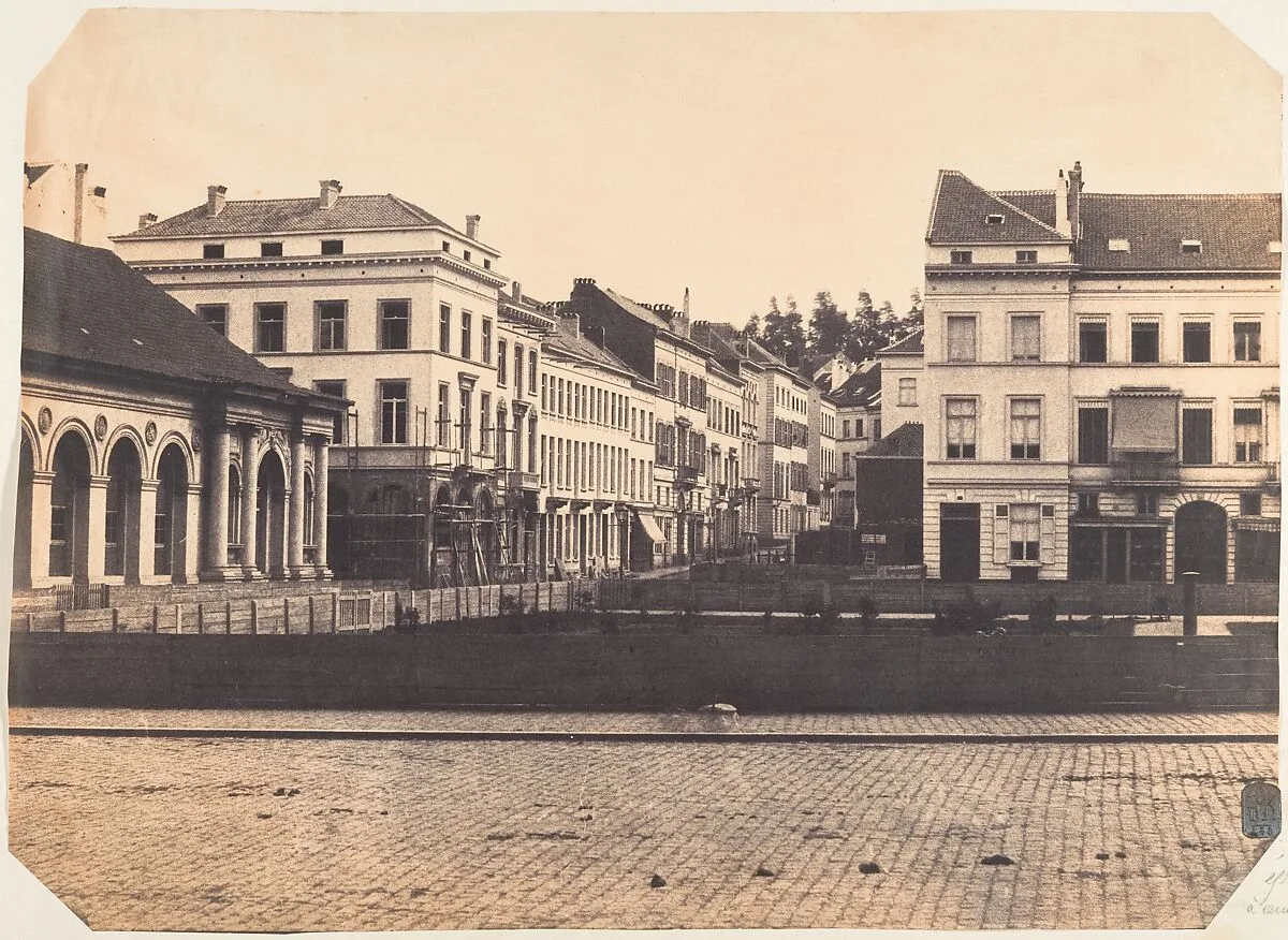 Vue de face du balcon avant l'entière construction de la place — Louis-Pierre-Théophile Dubois de Nehaut