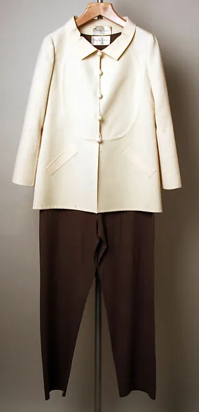Ensemble — Mila Schön