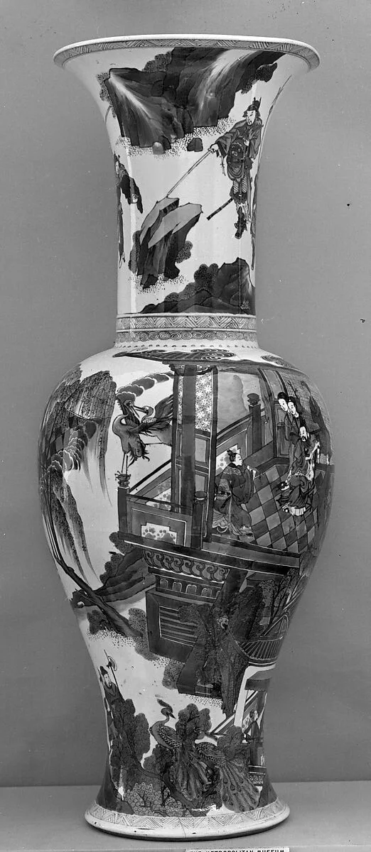 清康熙 景德鎮窯三國故事圖鳳尾瓶|Vase with scenes from Romance of the Three Kingdoms — Unknown