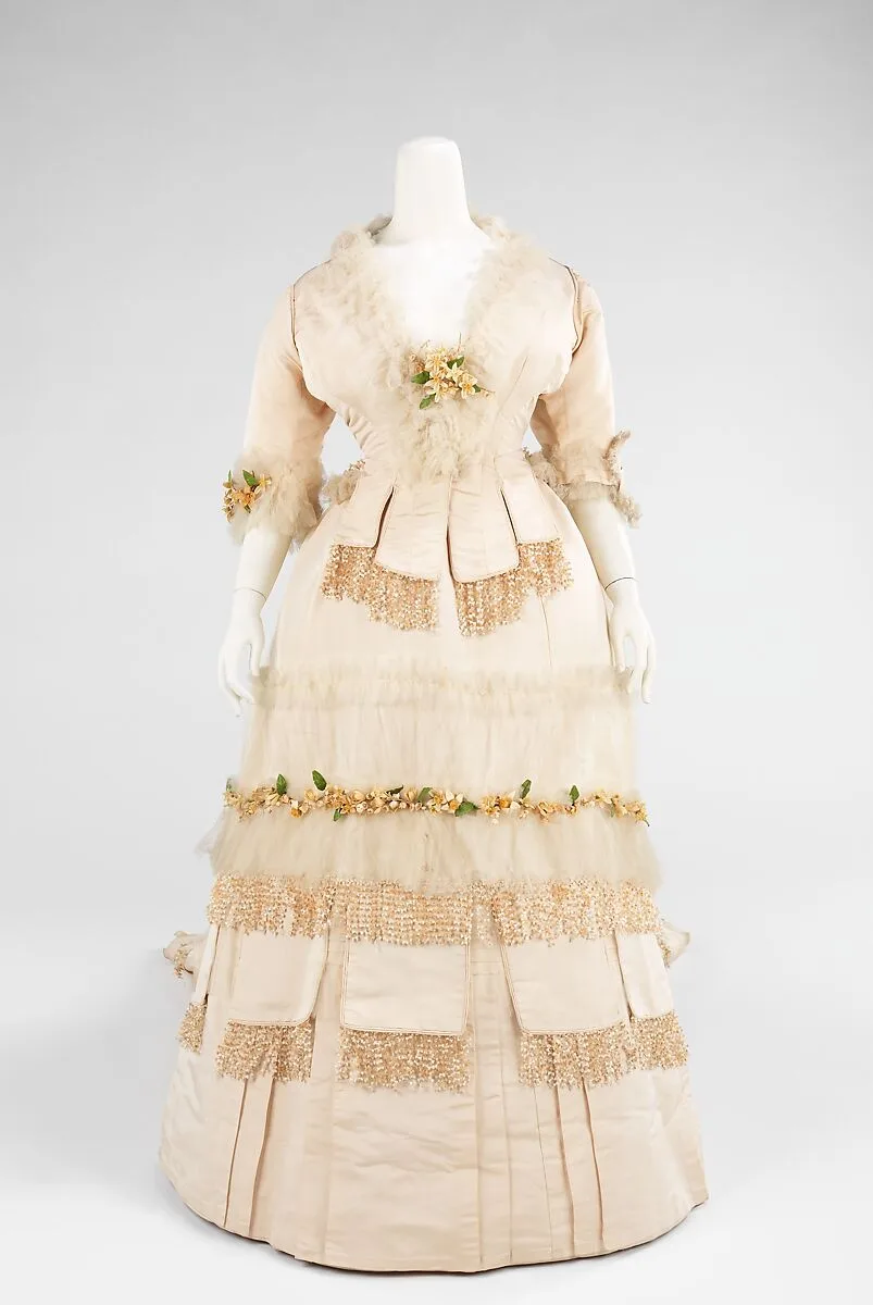 Wedding dress — Unknown