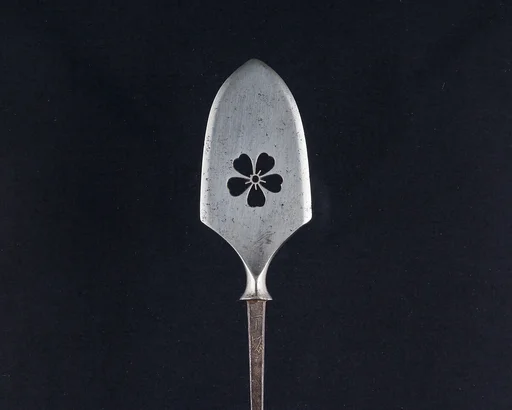 Arrowhead (<i>Yanone</i>)