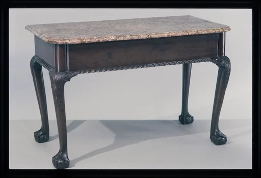 Pier Table
