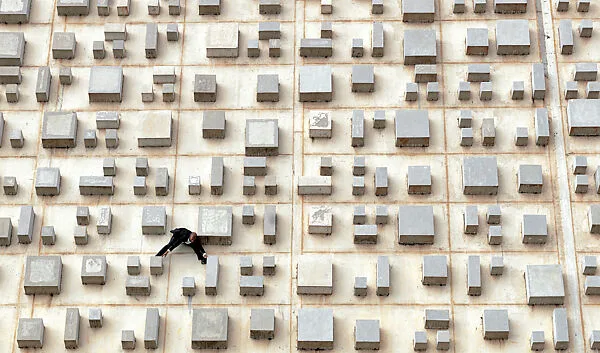 Facade of the Claudio Santoro National Theater, concrete panel by Athos Bulcão, Brasília — Vincent Fournier