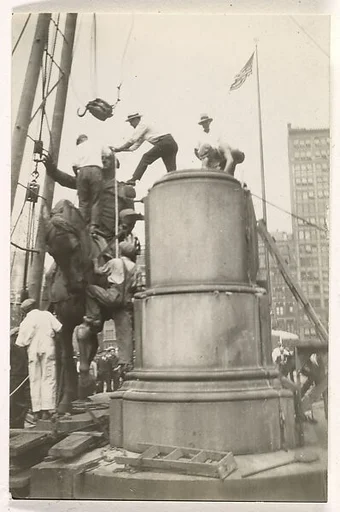 [Reassembly of the George Washington Statue, Union Square Park, New York]