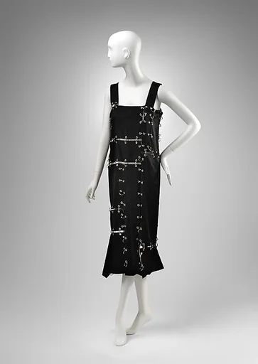 "Ring" dress