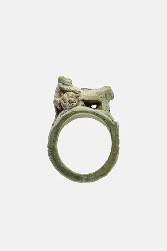 Ring with a bezel in the form of a baboon in a chariot pulled by two lions
