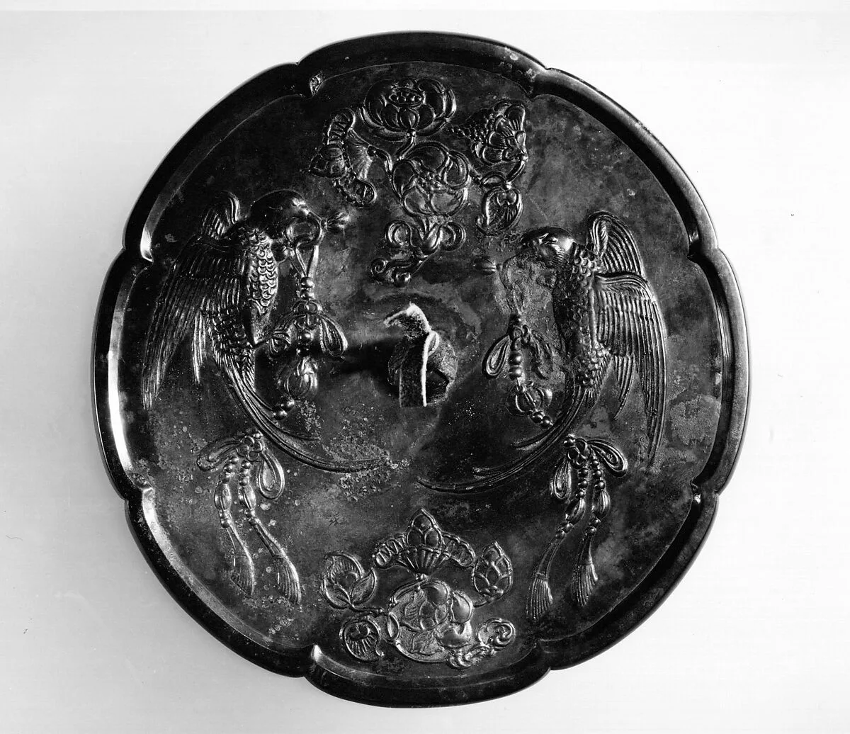 唐 鸚鵡紋銅鏡|Mirror with parrots and flowers — Unknown