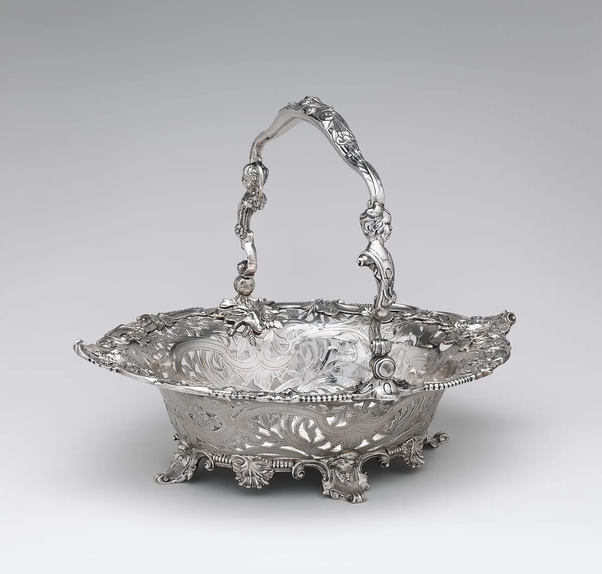 Bread basket — Paul de Lamerie
