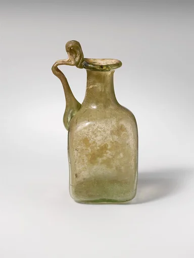 Glass bottle