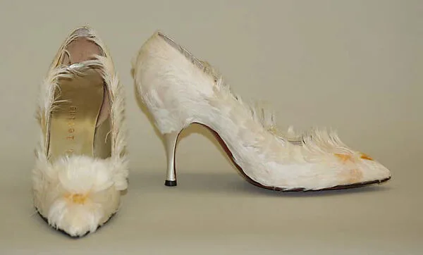 Evening pumps — Beth Levine|Herbert Levine Inc.