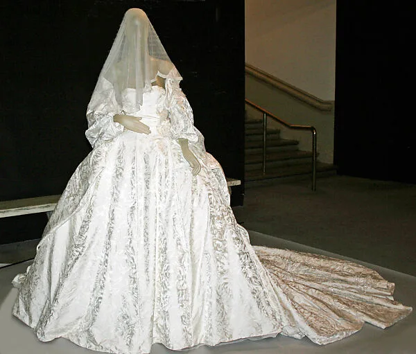 Wedding ensemble — House of Ricci|Olivier Theyskens