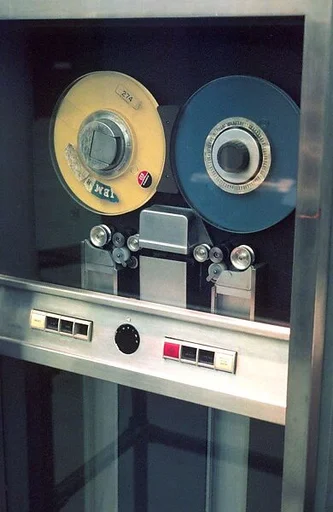 IBM 728 Magnetic Tape Drive