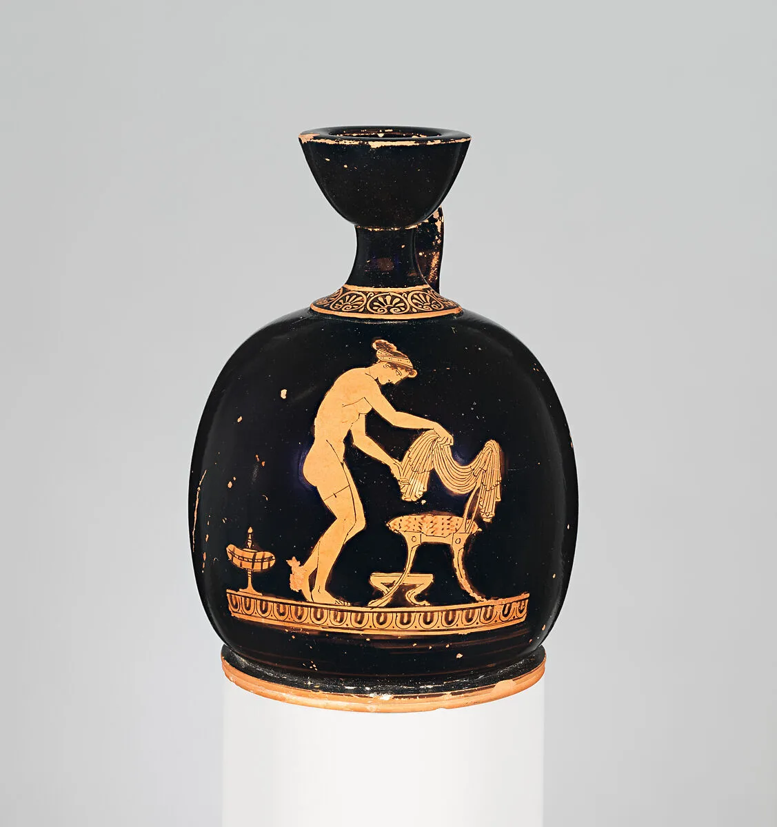 Terracotta squat lekythos (oil flask) — Washing Painter