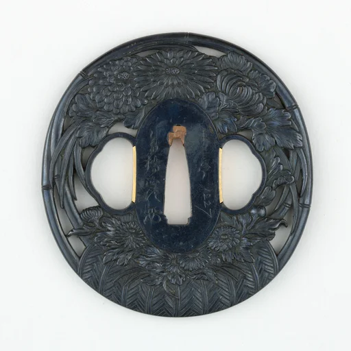 Sword guard (<i>Tsuba</i>) with Flower Basket Motif (花籠図鐔)