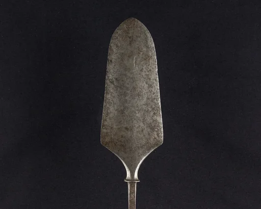 Arrowhead (<i>Yanone</i>)