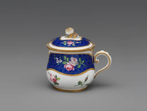 Cup with cover (pot à jus)