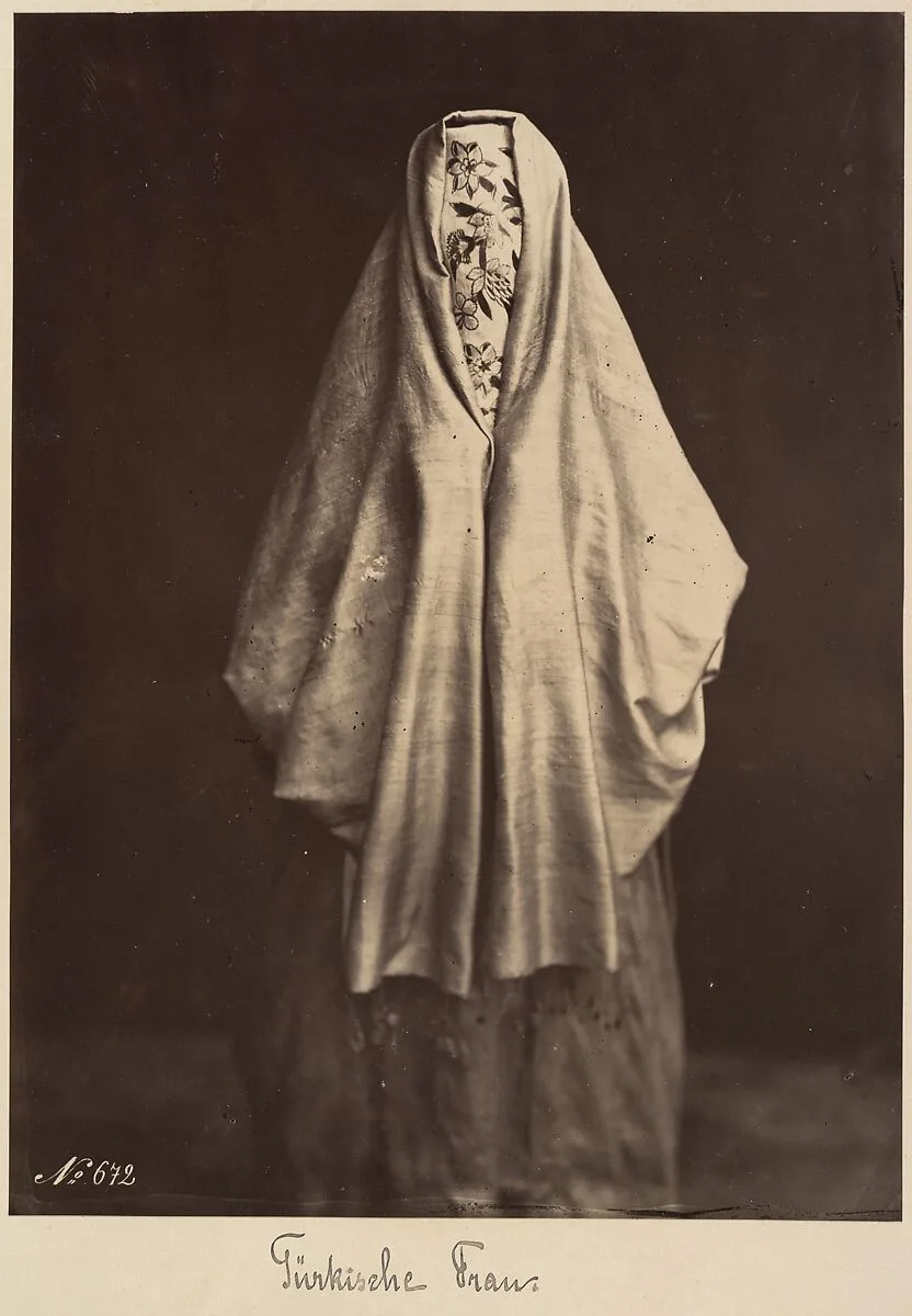 Femme turque en toilette de ville — Félix Bonfils