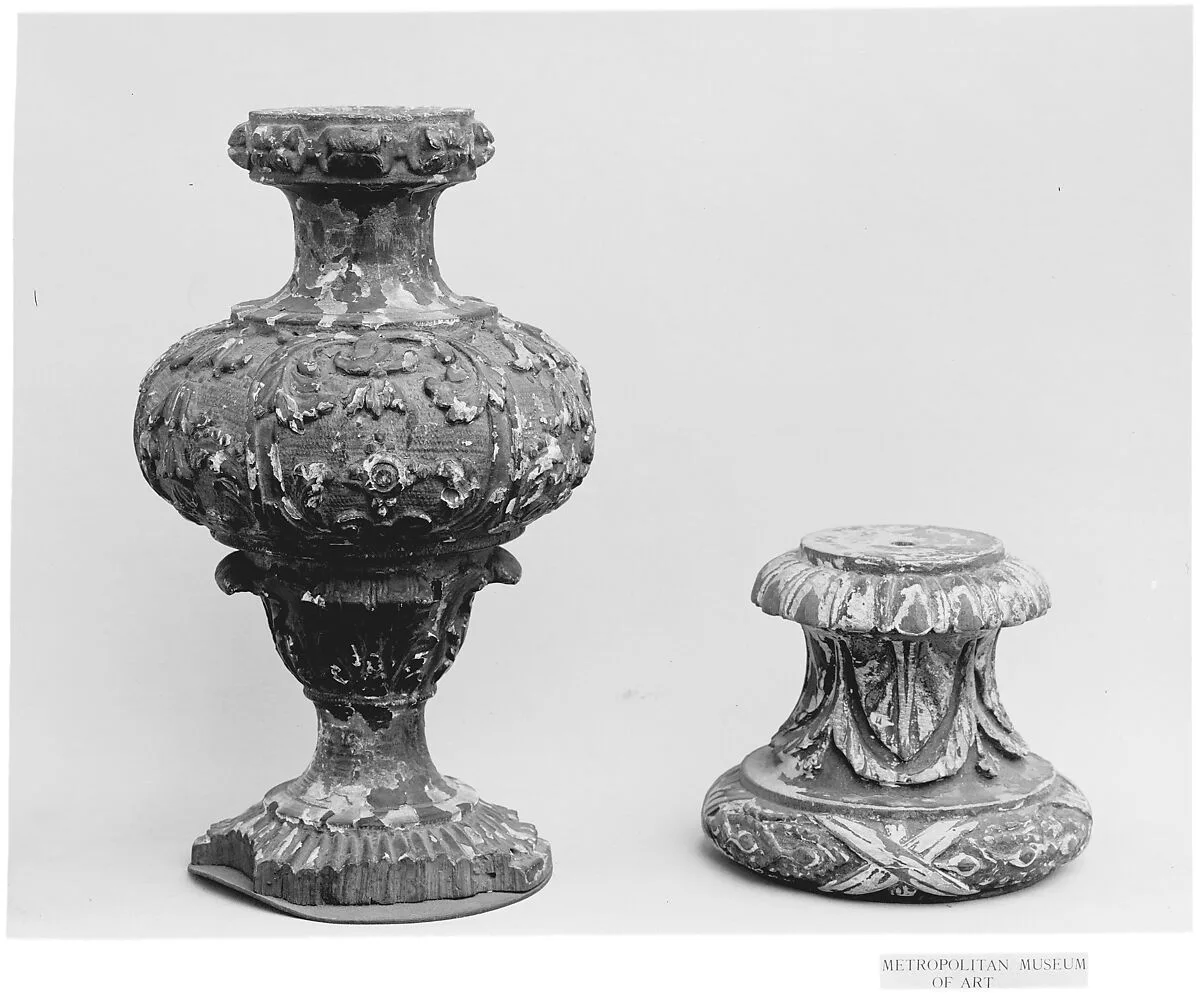 Vase ornament for console — Unknown