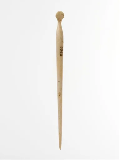 Bone ligula (ear pick)