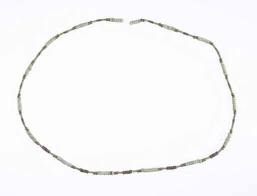 Hepy, String of beads