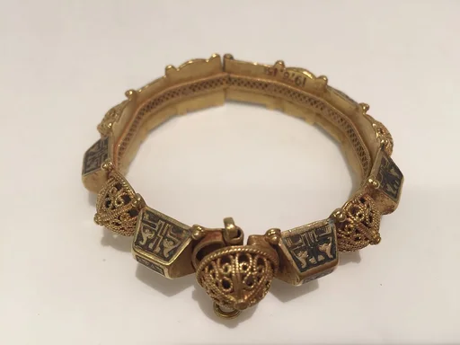 Bracelet
