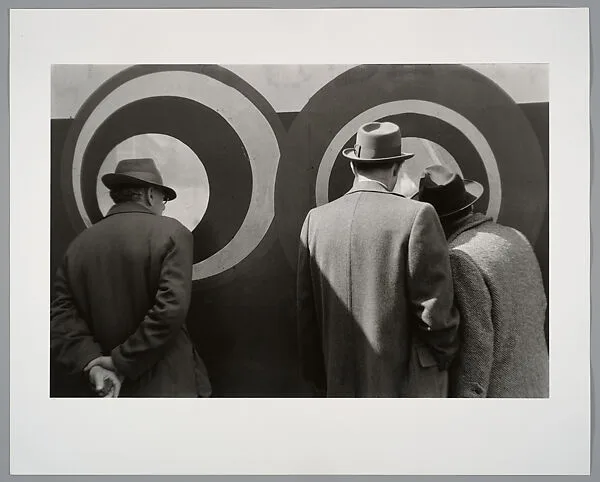 Concentric Circles, NYC — Louis Stettner