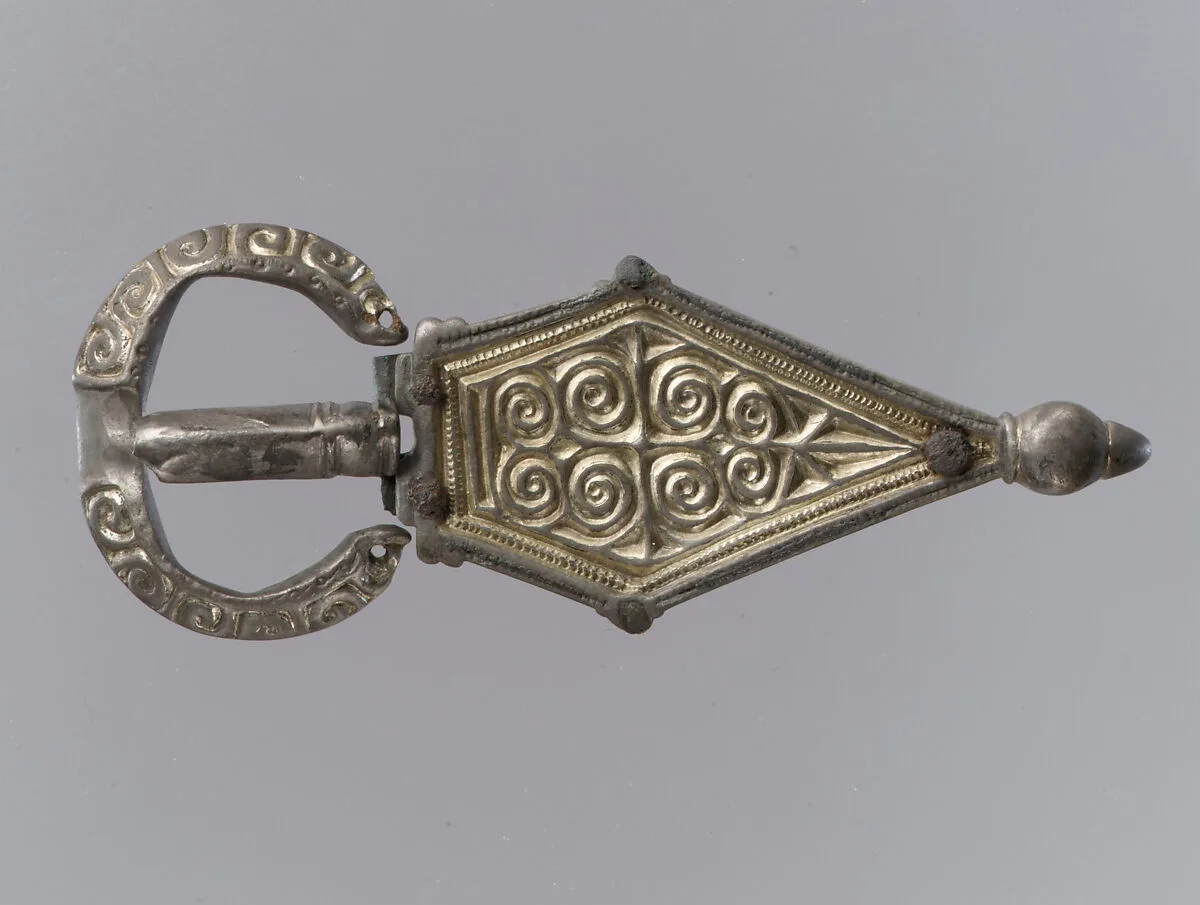 Belt Buckle With Trapezoidal Plate — Unknown