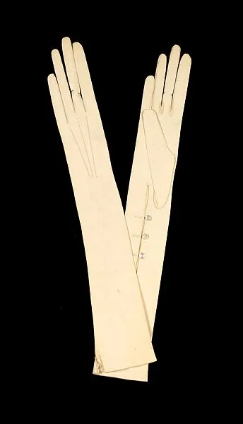 Evening gloves — Reynier