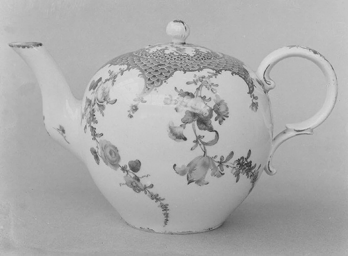 Teapot — Fürstenberg Porcelain Manufactory