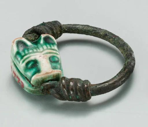 Ring with a Feline's Head