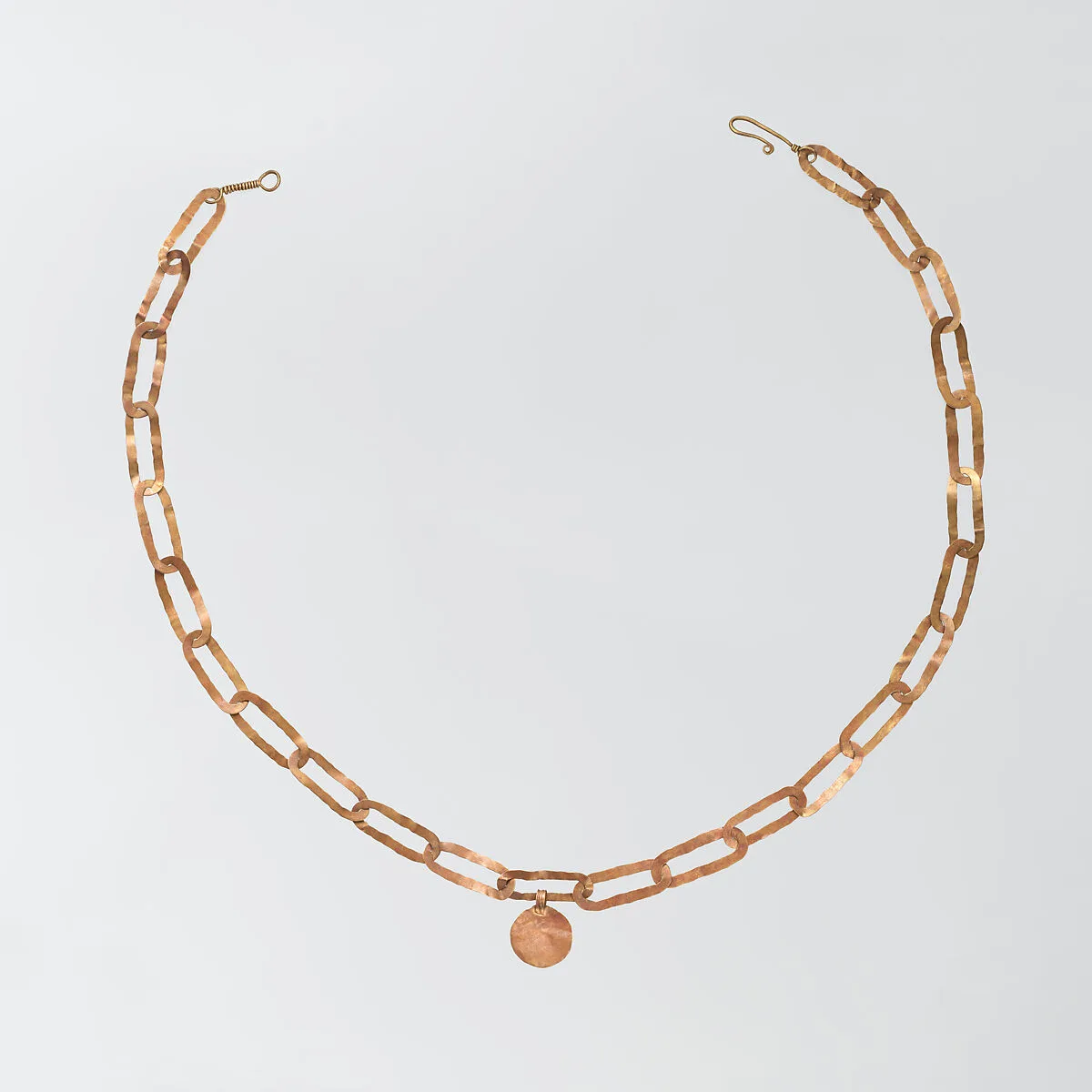 Gold necklace — Unknown