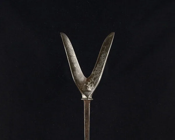 Arrowhead (<i>Yanone</i>) — Unknown