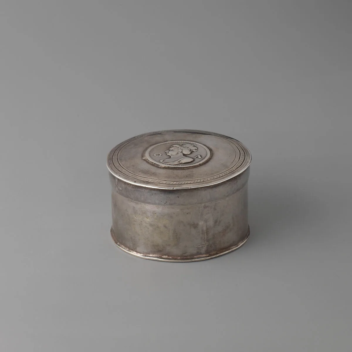 Miniature box with cover — T.K., London