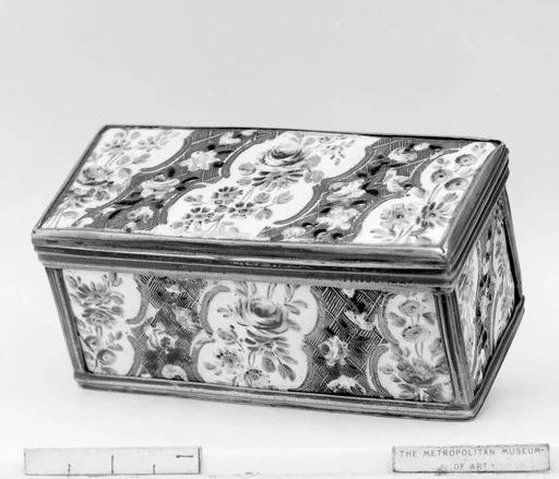 Snuffbox