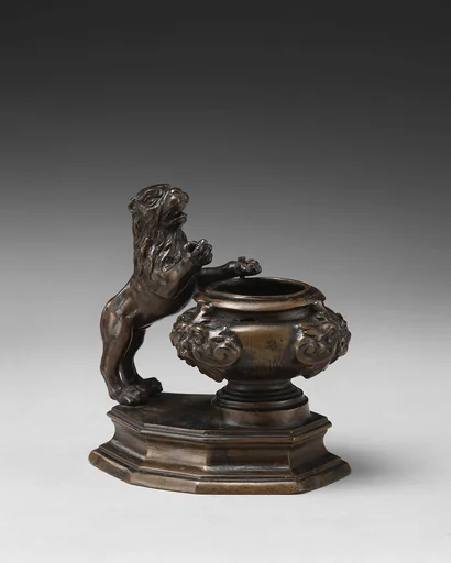 Inkwell with a rampant lion